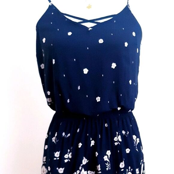 GarageāFloralāPrintĀ SleevelessāRomperāPocketsāXS - Picture 6 of 6